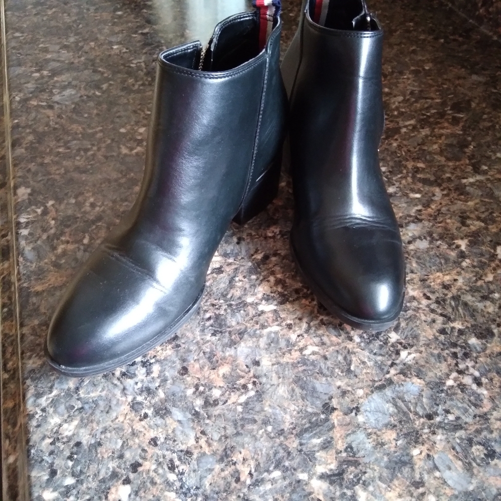 Tommy Hilfiger black ankle boot 7M - Picture 8 of 12